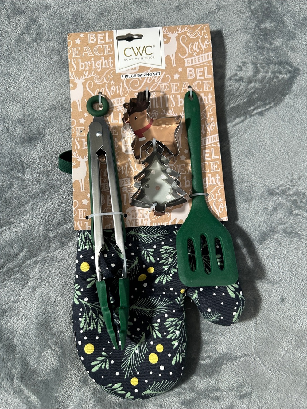 New CWC Green Holiday Baking Set with Tree & Reindeer Cookie Cutters